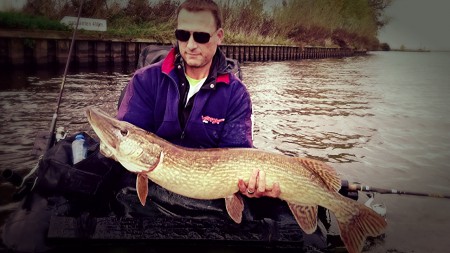 Ruben met een snoek van 107 cm, gevangen op Magic Bait Float